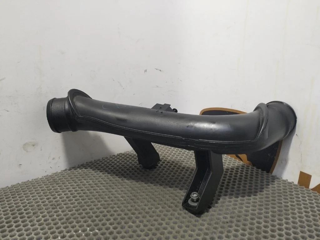 Патрубок интеркулера Volkswagen Passat 2013 B7