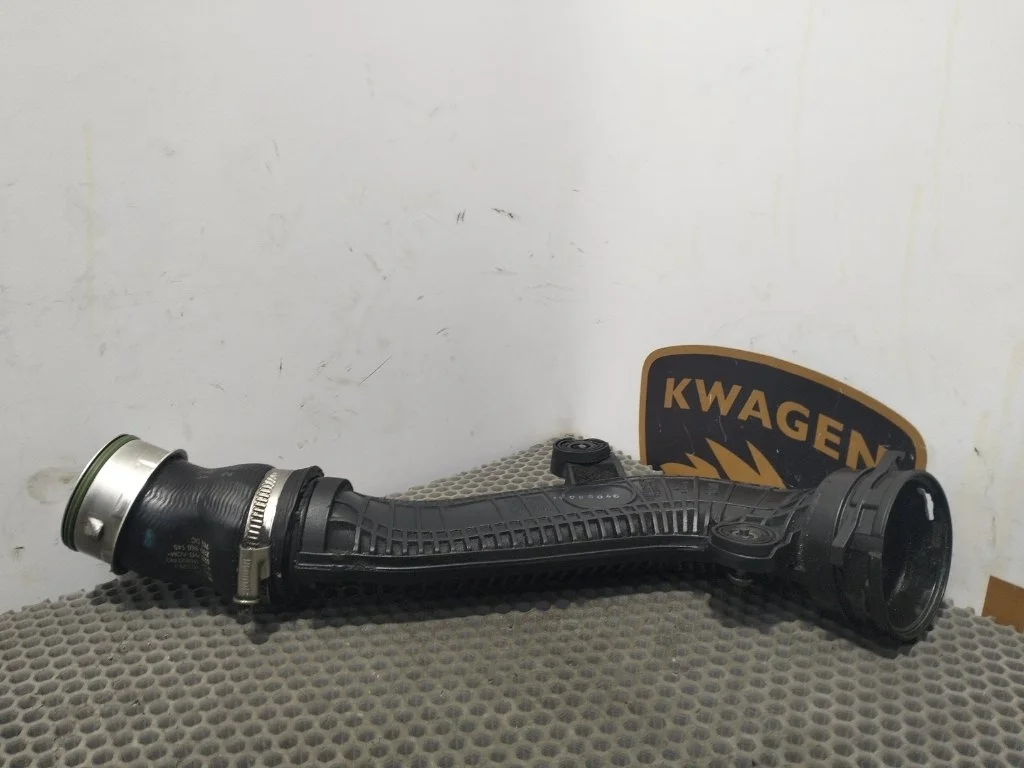 Патрубок интеркулера Volkswagen Passat 2013 B7