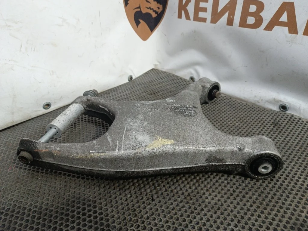 Рычаг подвески Audi A8 2016 D4