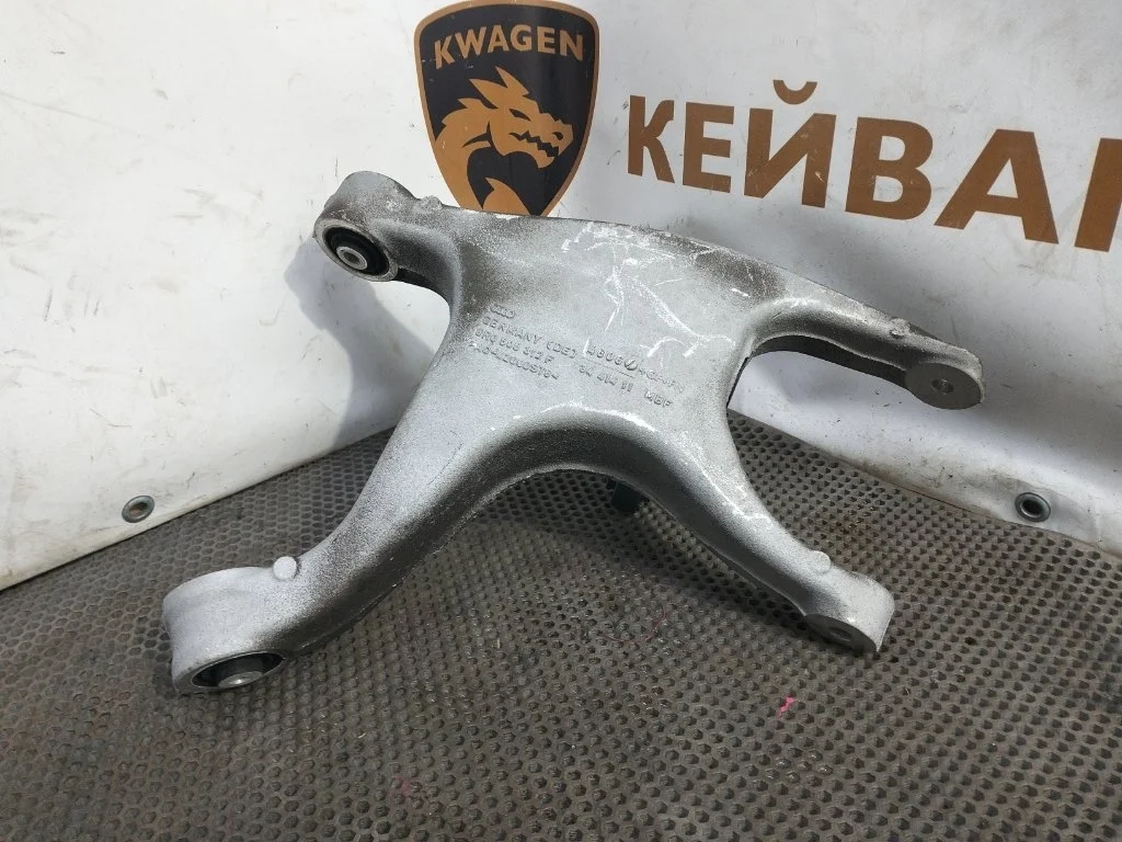 Рычаг подвески Audi A8 2016 D4