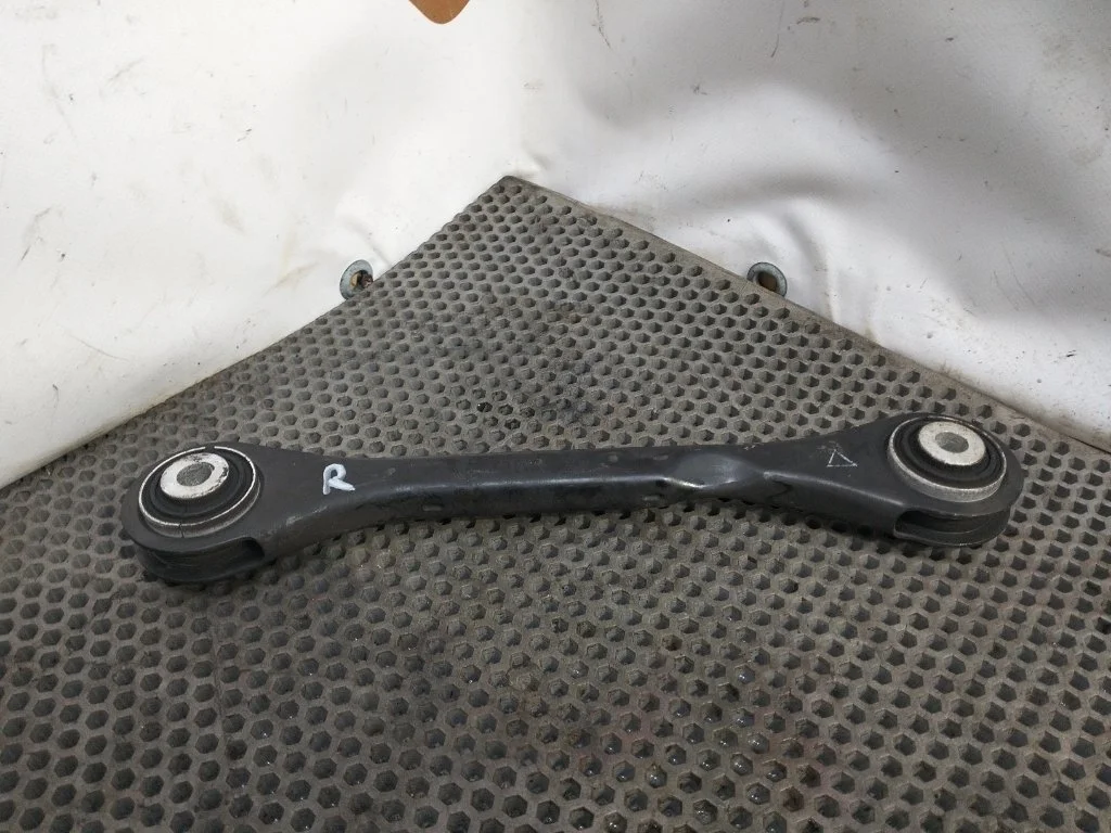 Рычаг подвески Audi A8 2016 D4