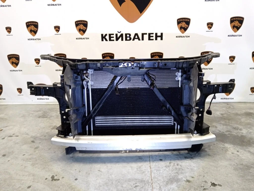 Телевизор с радиаторами Audi Q7 2010 4L