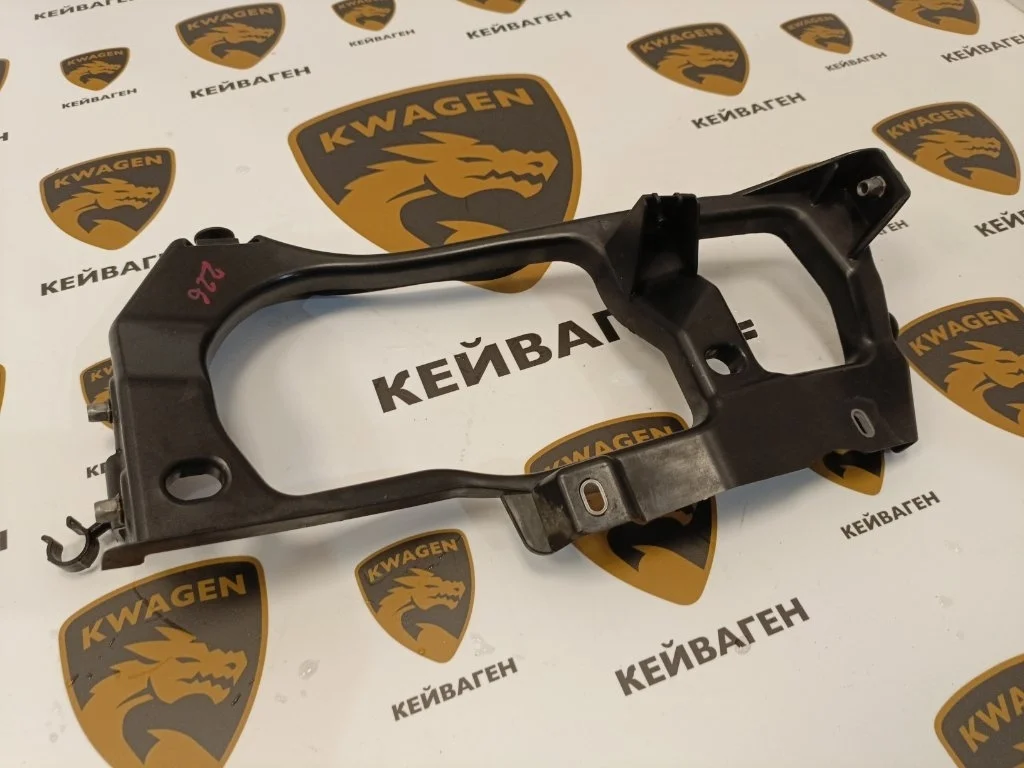 Крепление фары Volkswagen Touareg 2011 7P