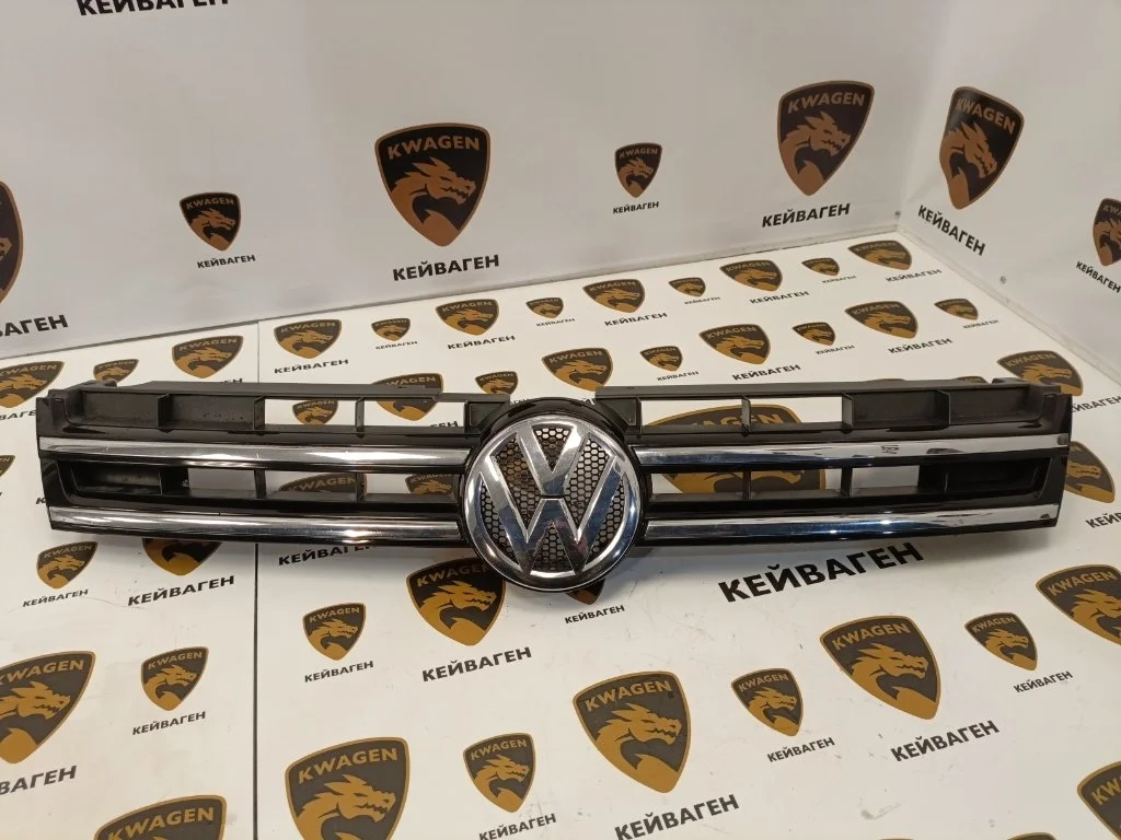 Решетка радиатора Volkswagen Touareg 2013 7P