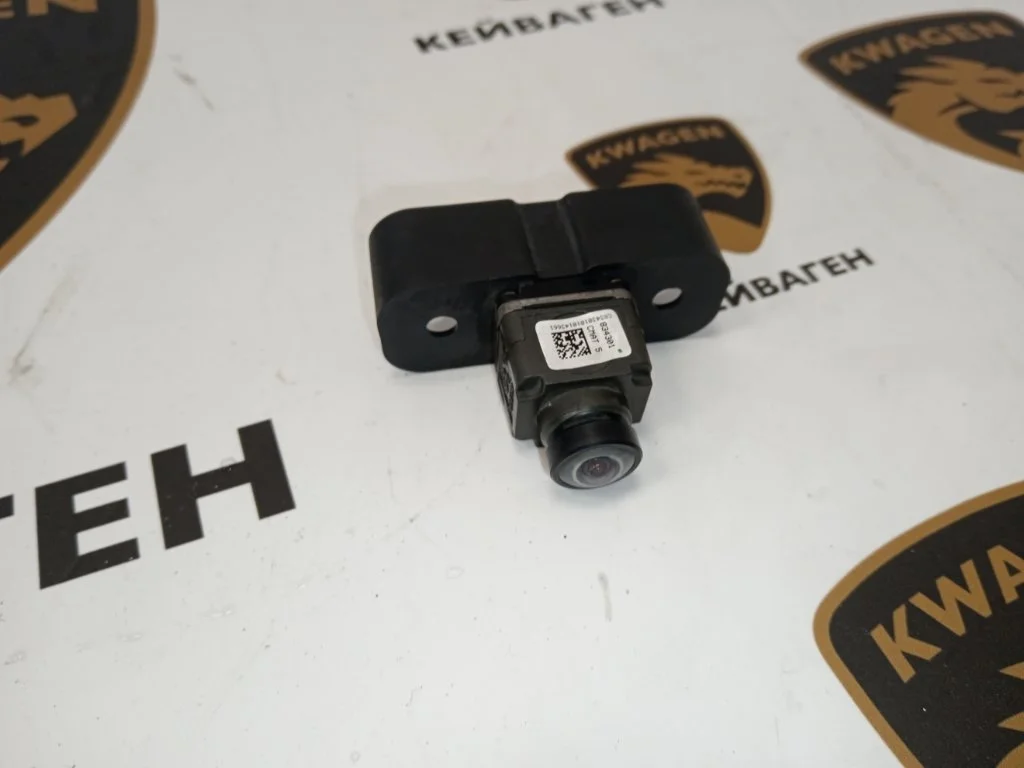 Камера переднего вида Volkswagen Touareg 2011 7P