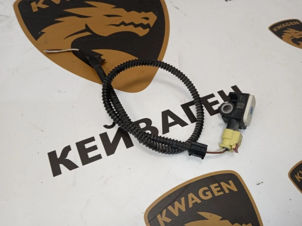 Датчик удара Volkswagen Touareg 2011 7P