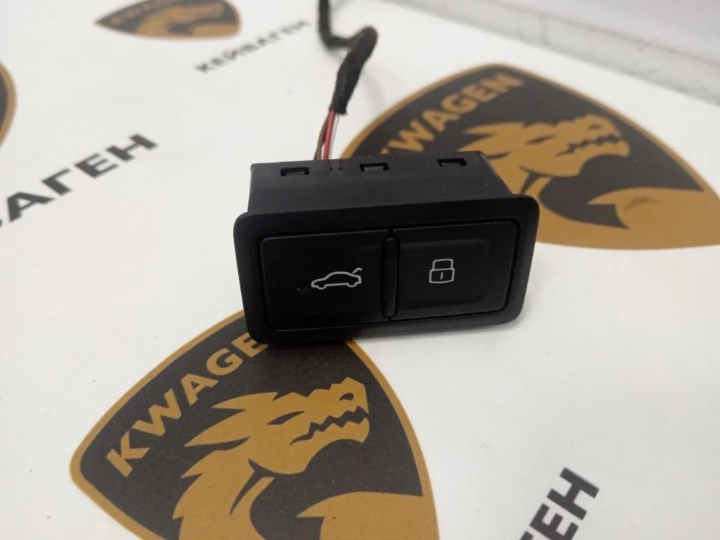 Кнопка открывания багажника Audi A4 2016 B9