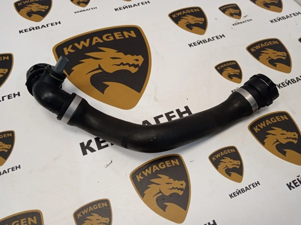 Патрубок системы охлаждения Volkswagen Touareg 2011 7P