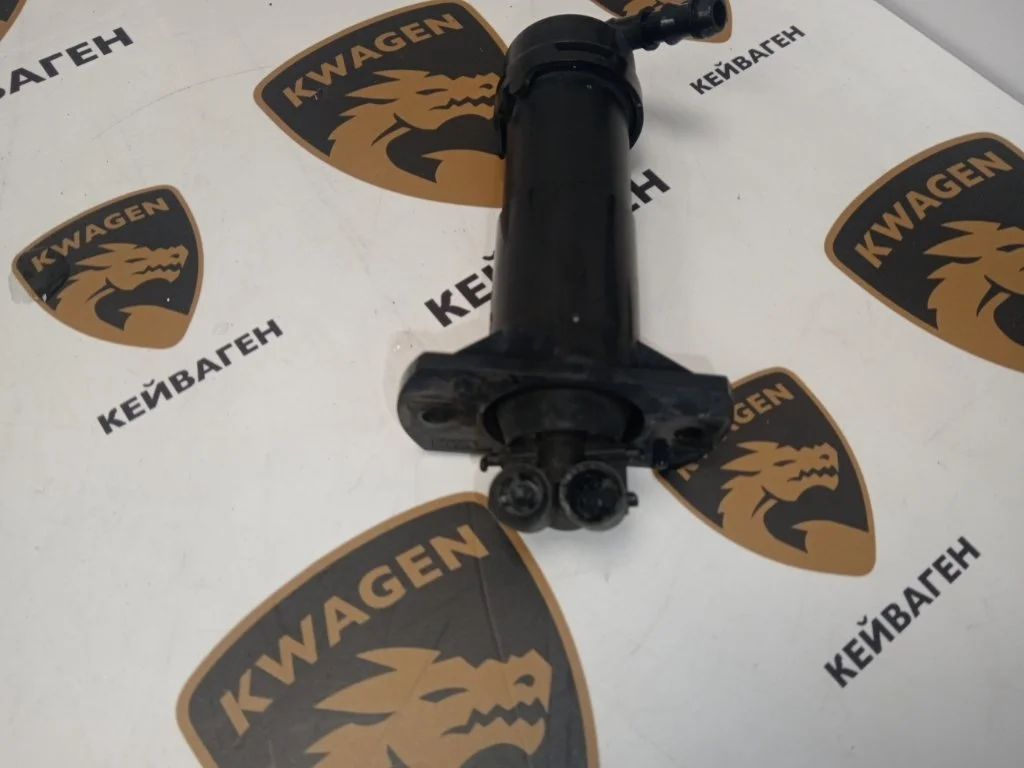 Форсунка омывателя фар Audi Q7 2010 4L