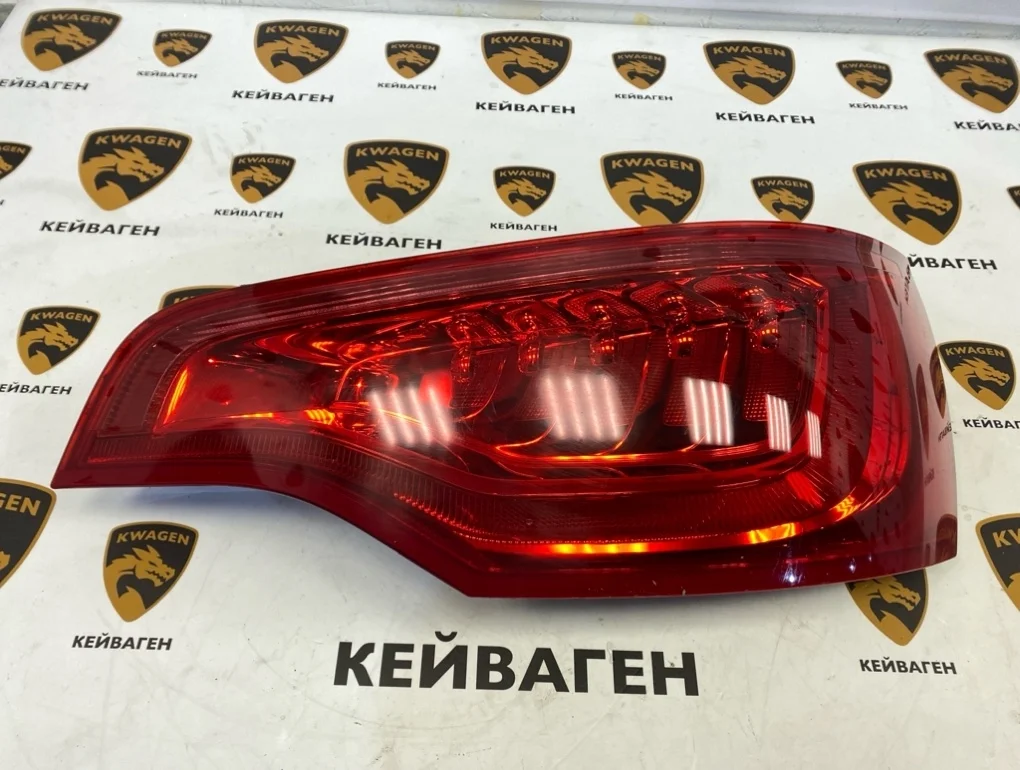 Фонарь задний Audi Q7 2015 4L
