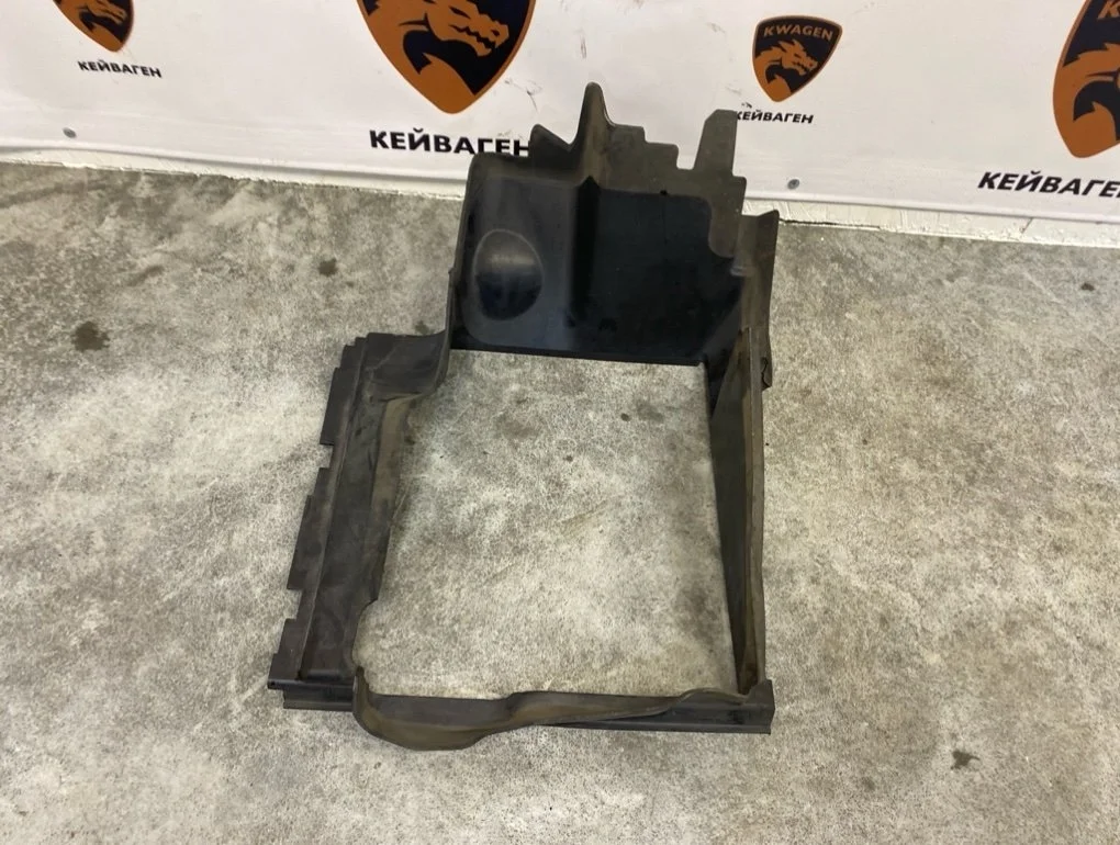 Воздуховод Audi Q7 2011 4L