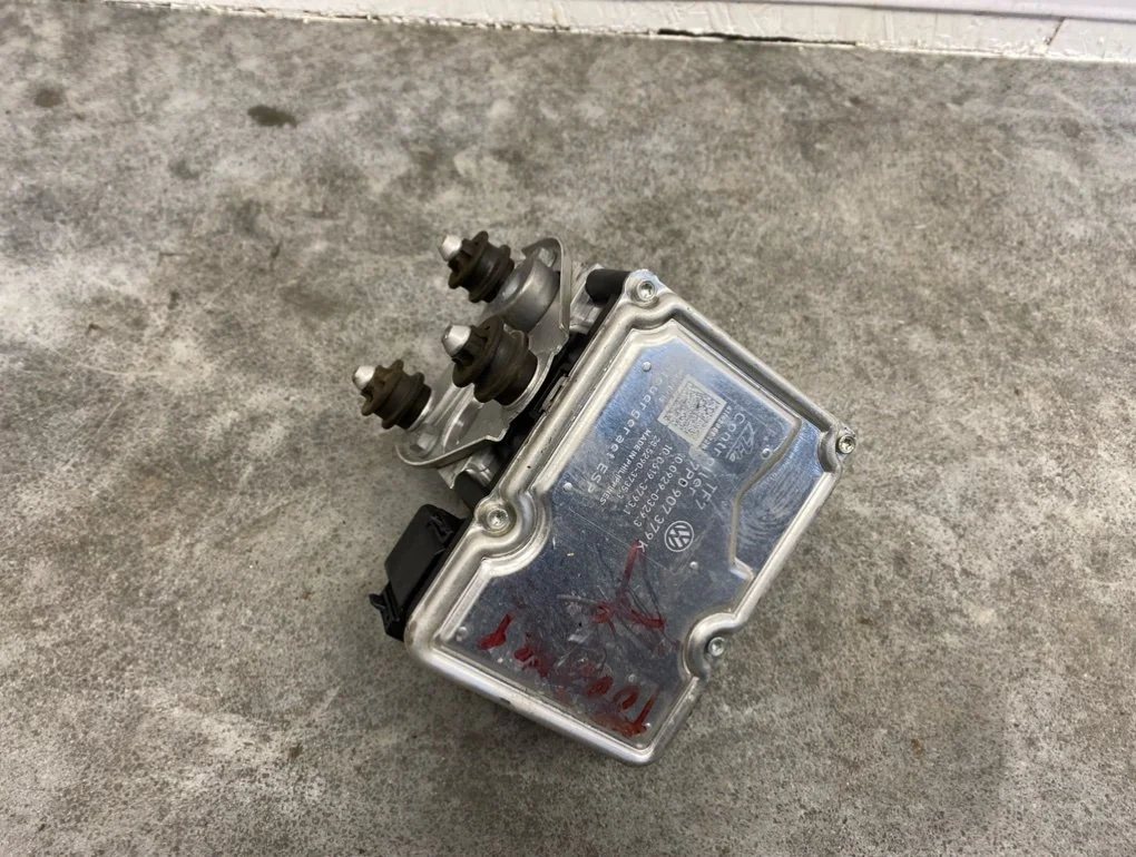 Блок abs Volkswagen Touareg 2011 7P