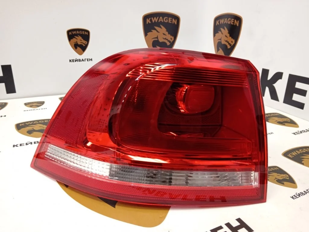 Фонарь задний Volkswagen Touareg 2013 7P