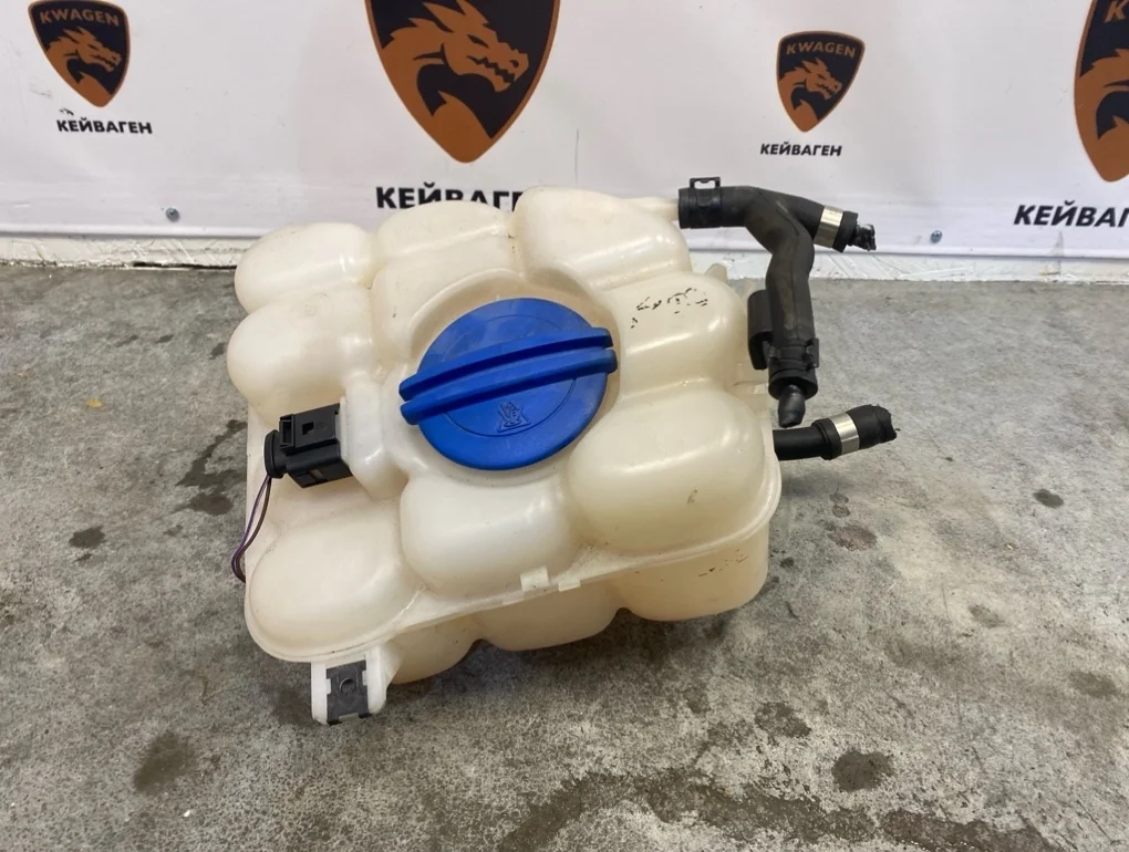 Бачок расширительный Volkswagen Touareg 2013 7P