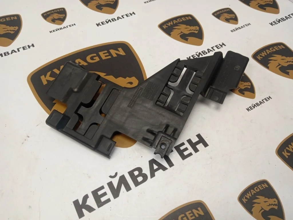 Крепление фары Audi Q5 2011 8R