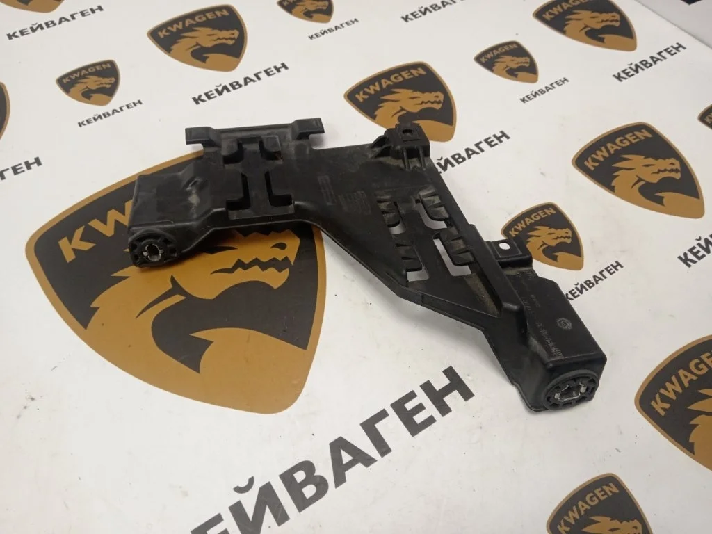 Крепление фары Audi Q5 2011 8R