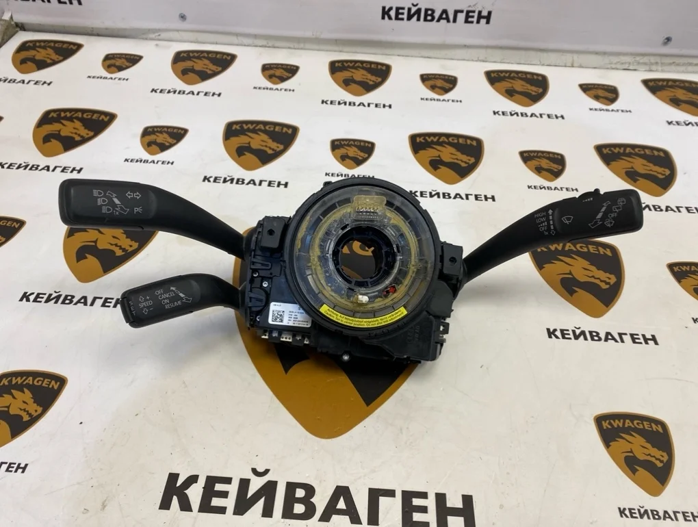 Подрулевой переключатель Volkswagen Touareg 2013