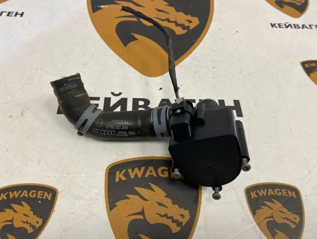 Помпа дополнительная Audi A8 2011 D4