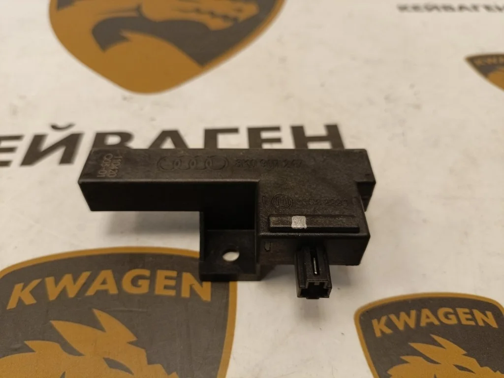 Антенна Audi Q5 2011 8R