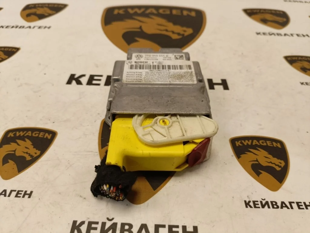 Блок управления подушек безопасности Volkswagen Touareg 2011 7P