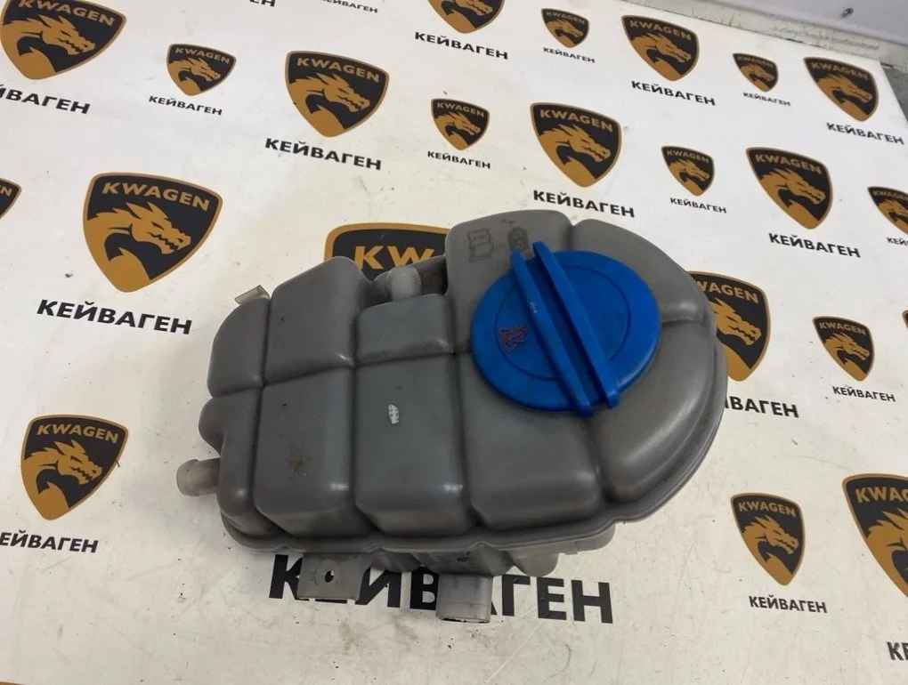 Бачок расширительный Audi A6 2012 C7