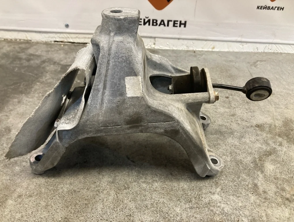 Кронштейн двигателя Audi A5 2017 F5