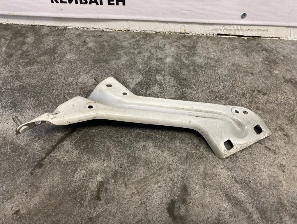 Кронштейн крыла Audi Q5 2011 8R