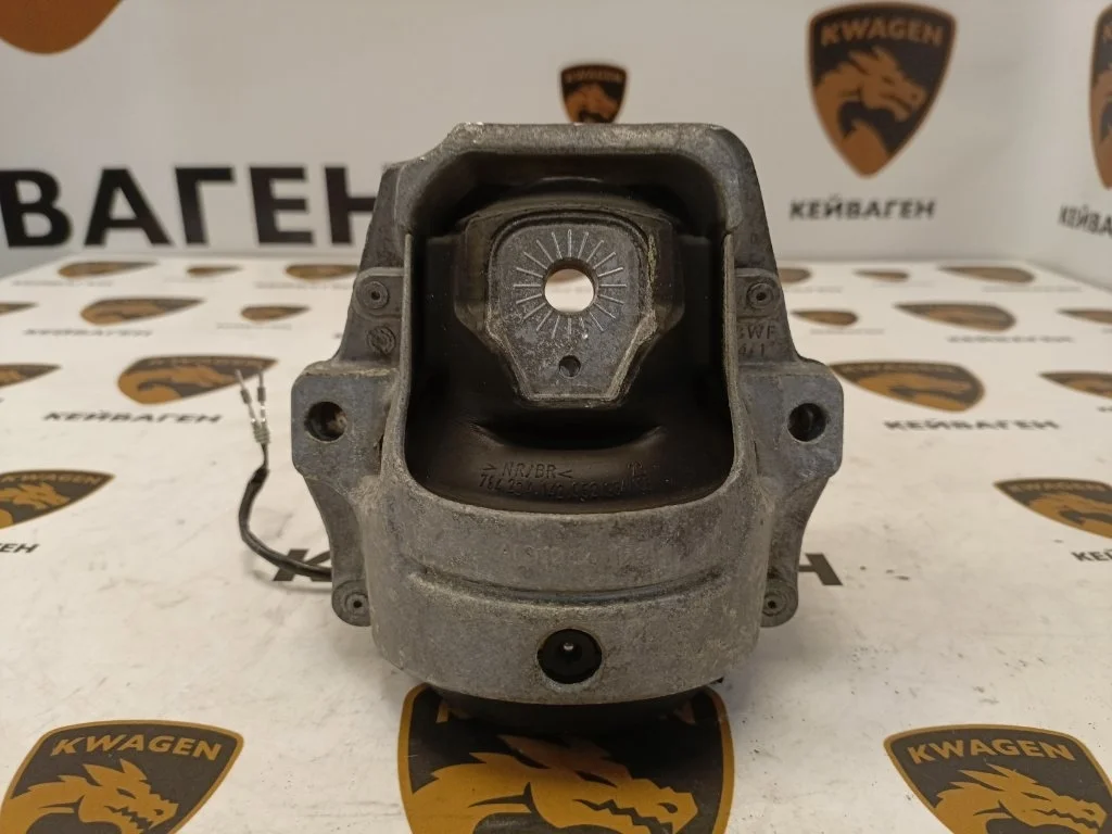 Подушка двигателя Audi Q5 2011 8R