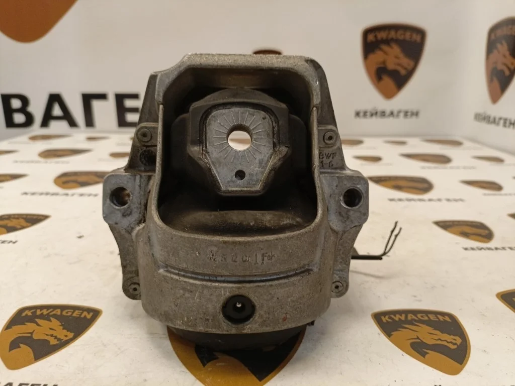 Подушка двигателя Audi Q5 2011 8R