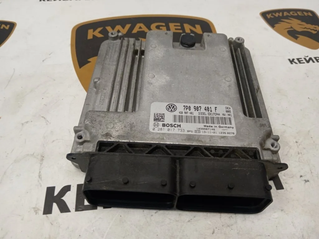 Блок управления двигателем Volkswagen Touareg 2013 7P