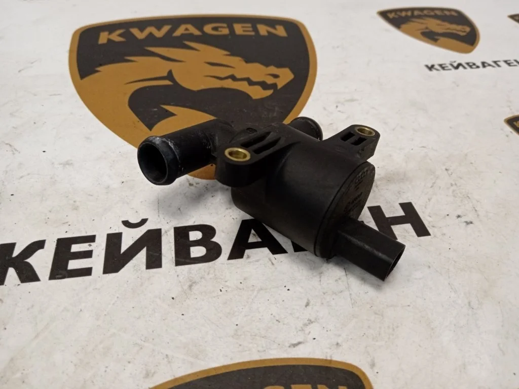 Клапан перепускной Audi A8 2011 D4