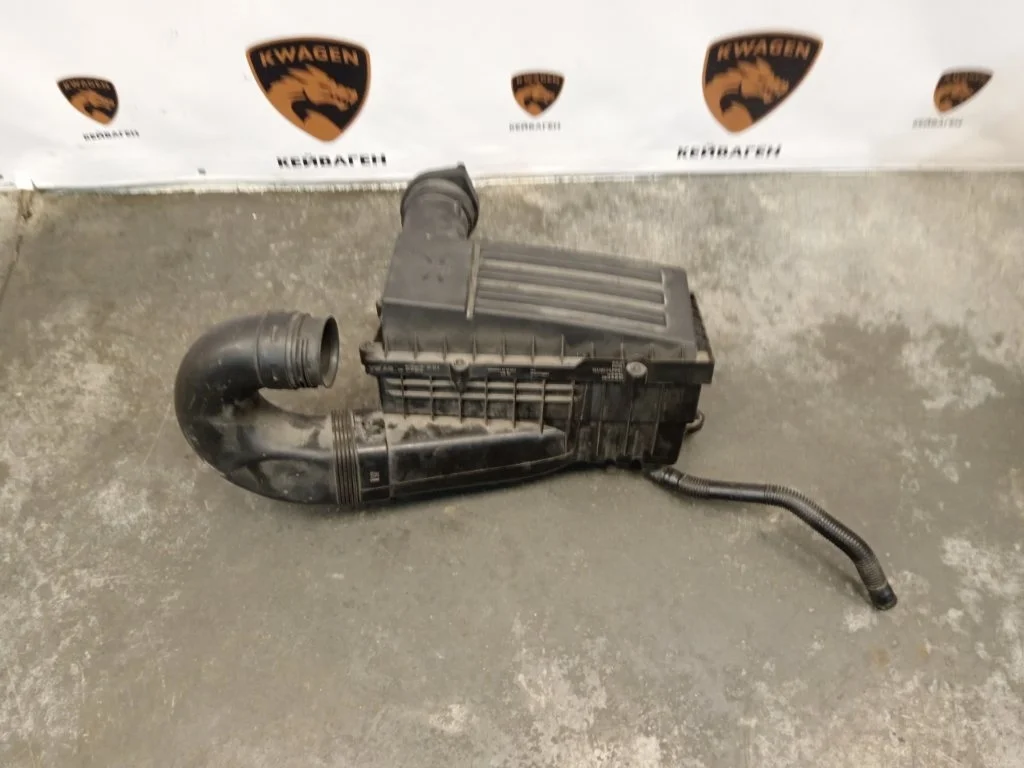 Корпус воздушного фильтра Volkswagen Passat CC 2012 B6