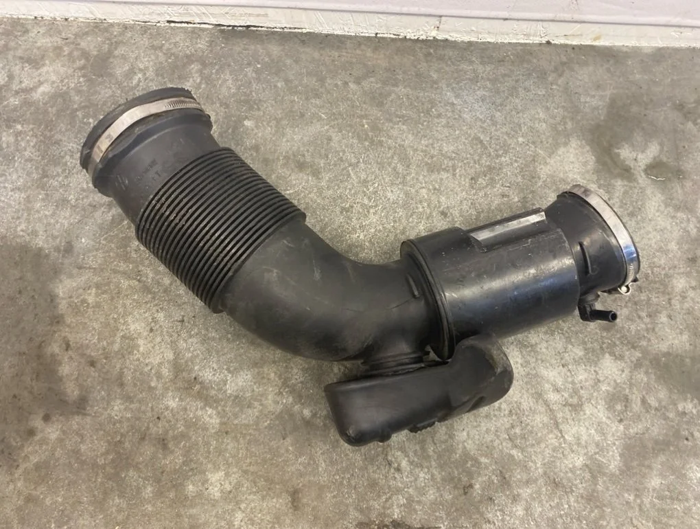 Патрубок воздушного фильтра Audi Q7 2011 4L