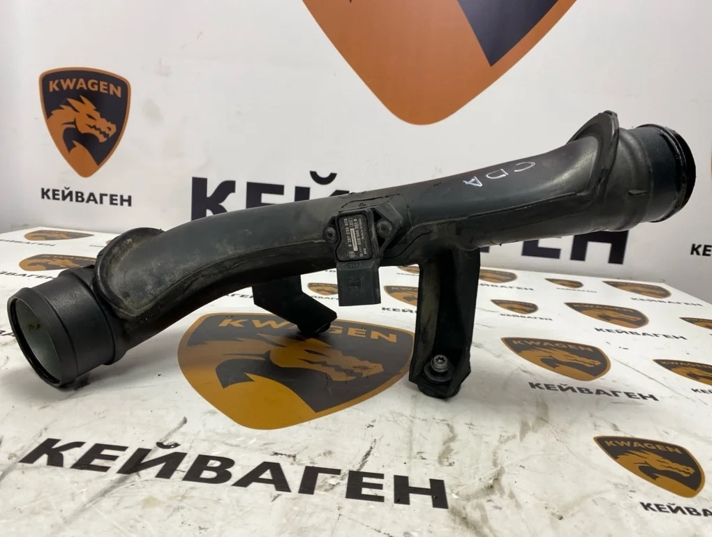 Патрубок интеркулера Volkswagen Passat