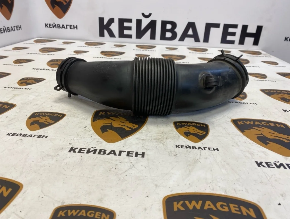 Патрубок интеркулера Volkswagen Touareg 2013 7P