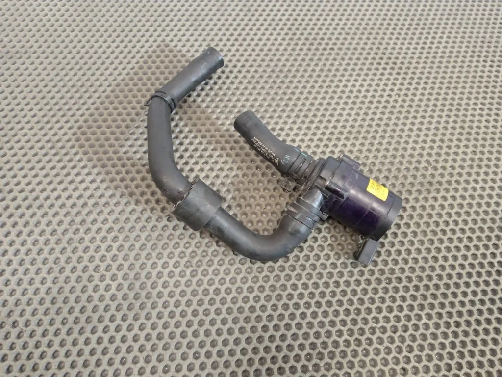 Помпа дополнительная Porsche Panamera 2013 970