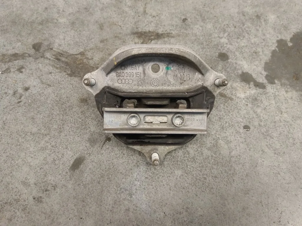 Опора акпп Audi A4 2016 B9