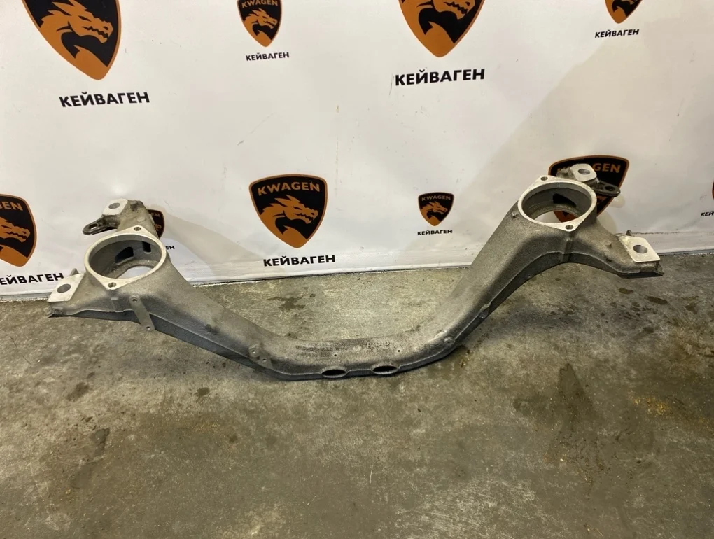 Балка подвески Volkswagen Touareg 2011 7P