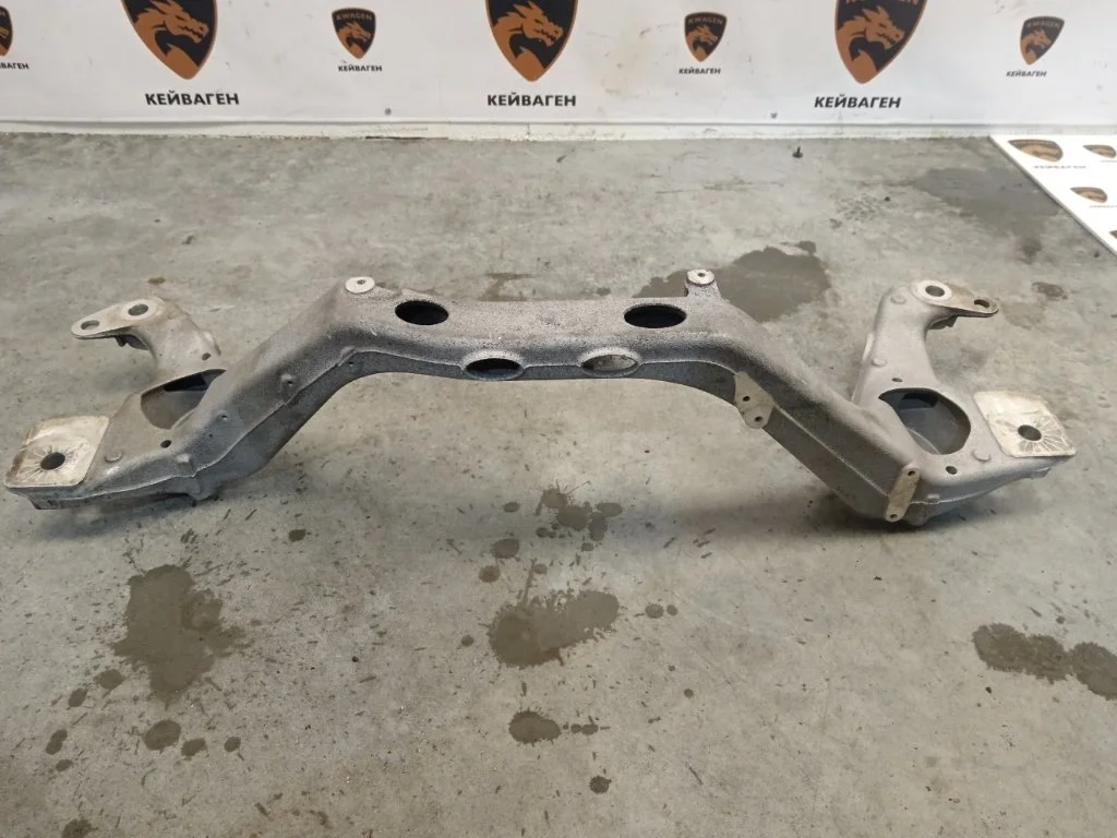 Кронштейн опоры двигателя Audi Q7 2013 4L