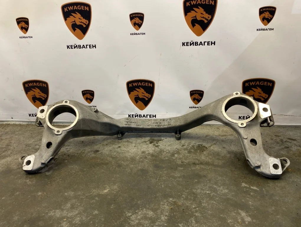 Балка подвески Volkswagen Touareg 2011 7P