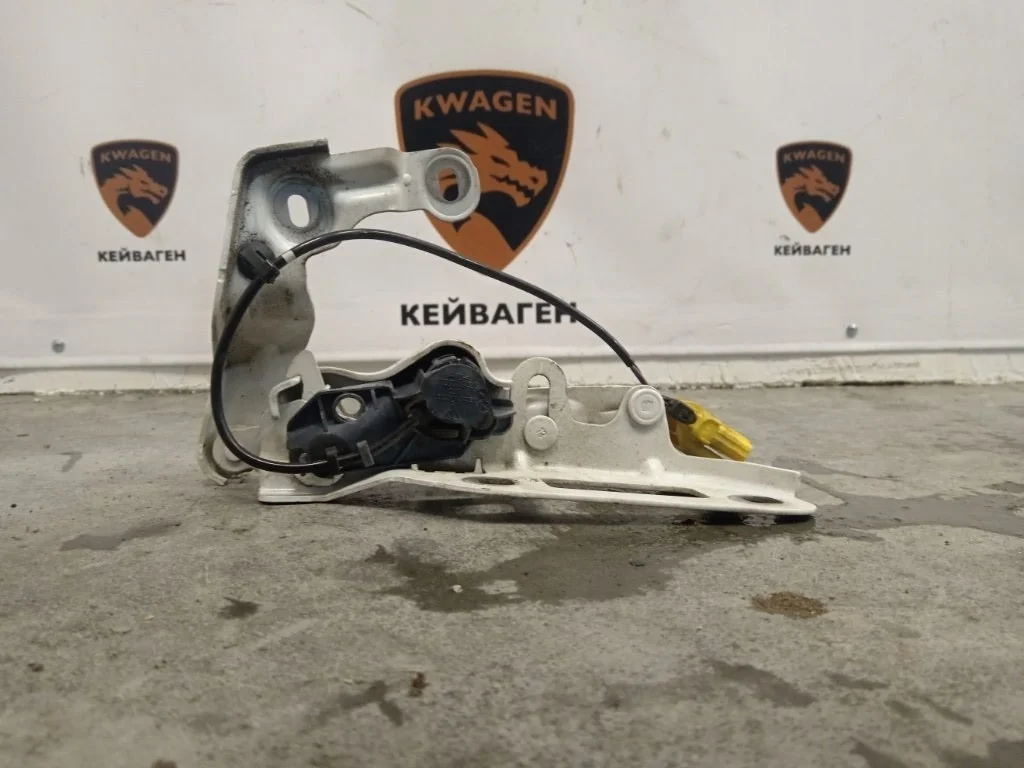 Петля капота Porsche Panamera 2014 970