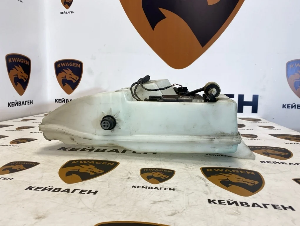 Бачок стеклоомывателя Volkswagen Touareg 2011 7P