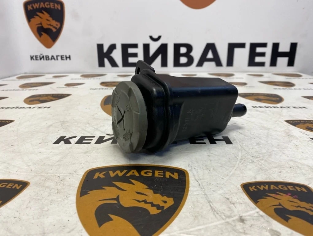 Бачок гидроусилителя руля Audi A8 2011 D4