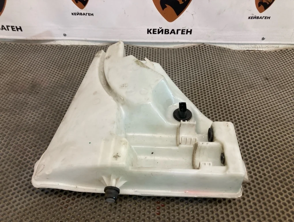 Бачок стеклоомывателя Volkswagen Touareg 2011 7P