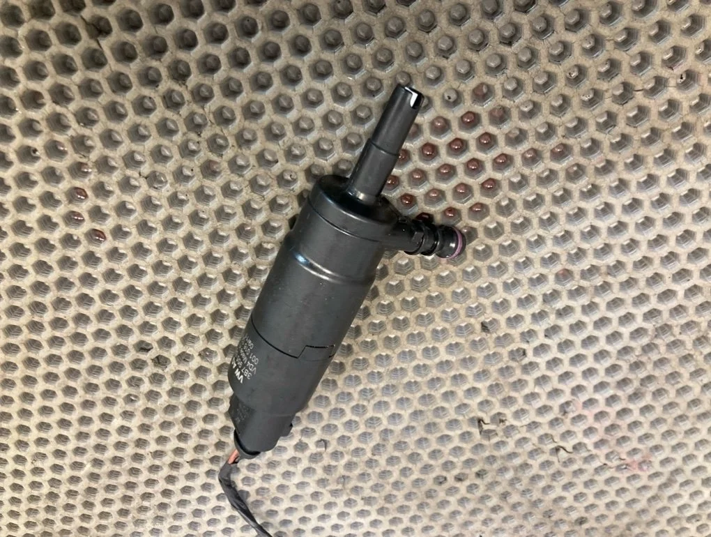 Насос омывателя Volkswagen Touareg 2011 7P