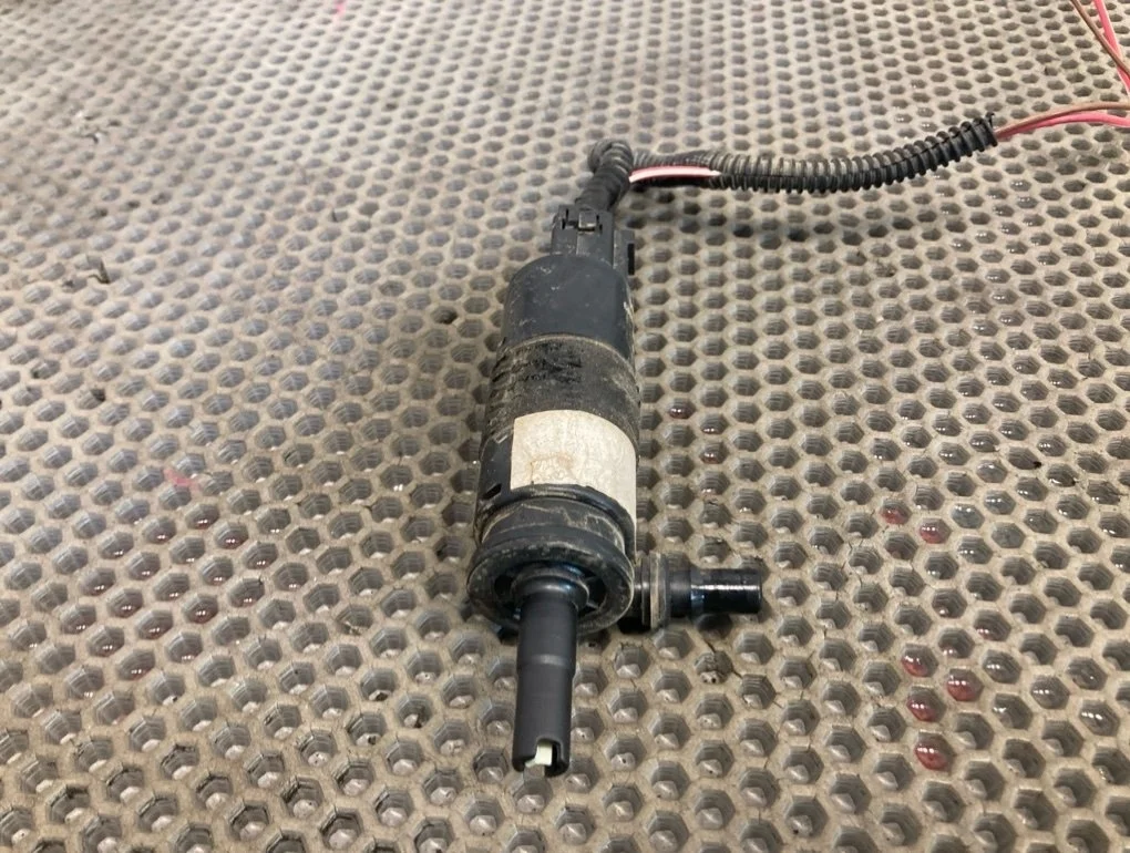 Насос омывателя Audi A4 2016 B9