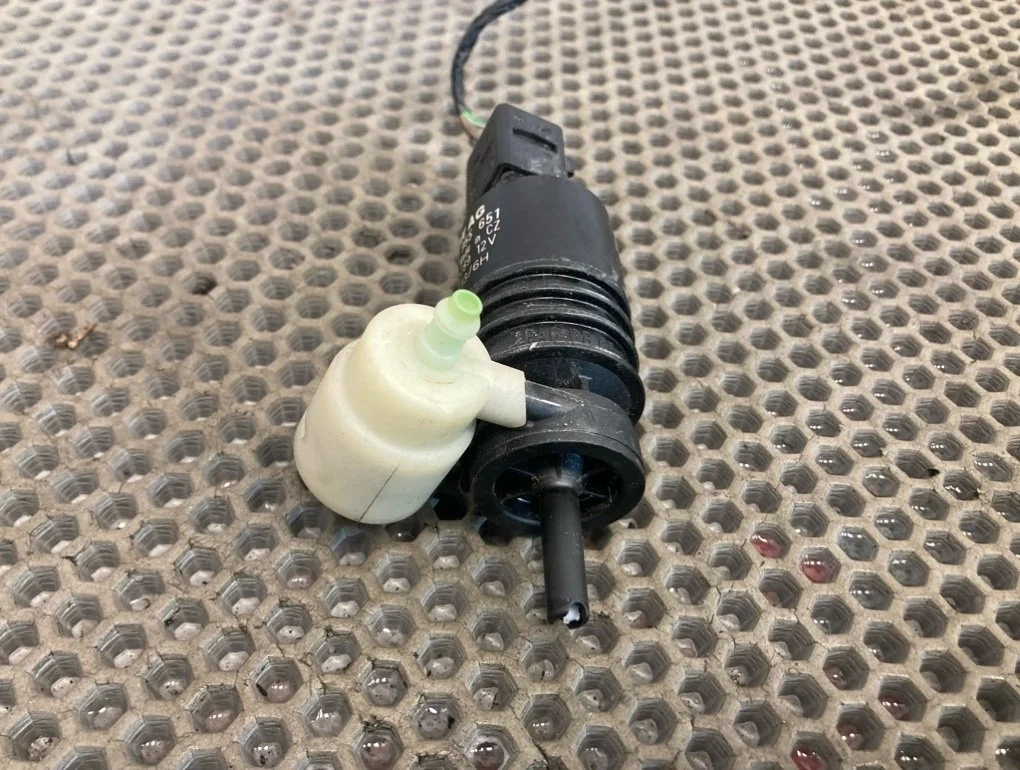 Насос омывателя Volkswagen Touareg 2013 7P