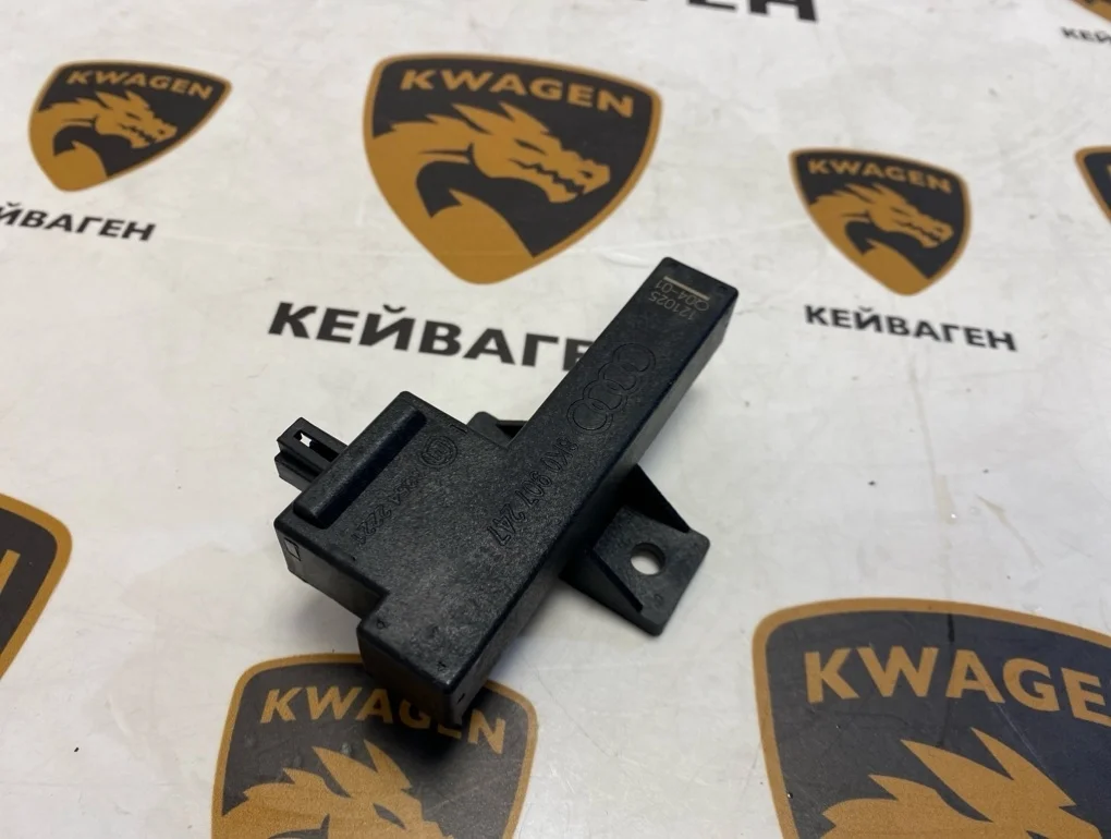 Антенна Audi a7 2012 4g