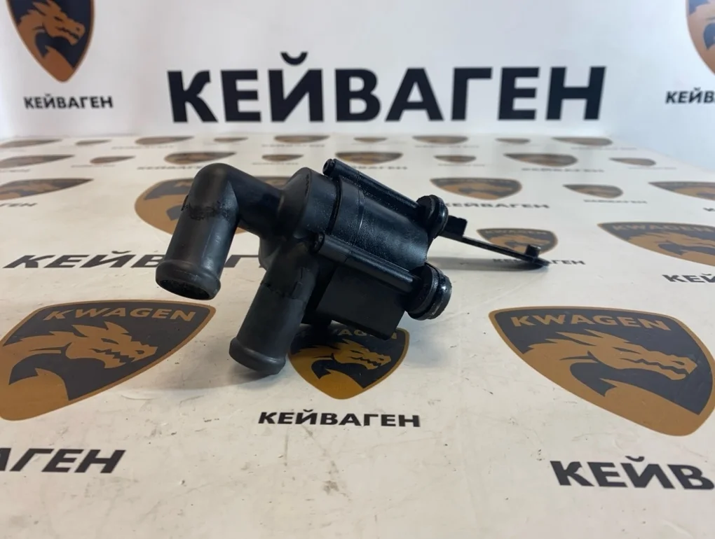 Помпа дополнительная Volkswagen Touareg 2011 7P