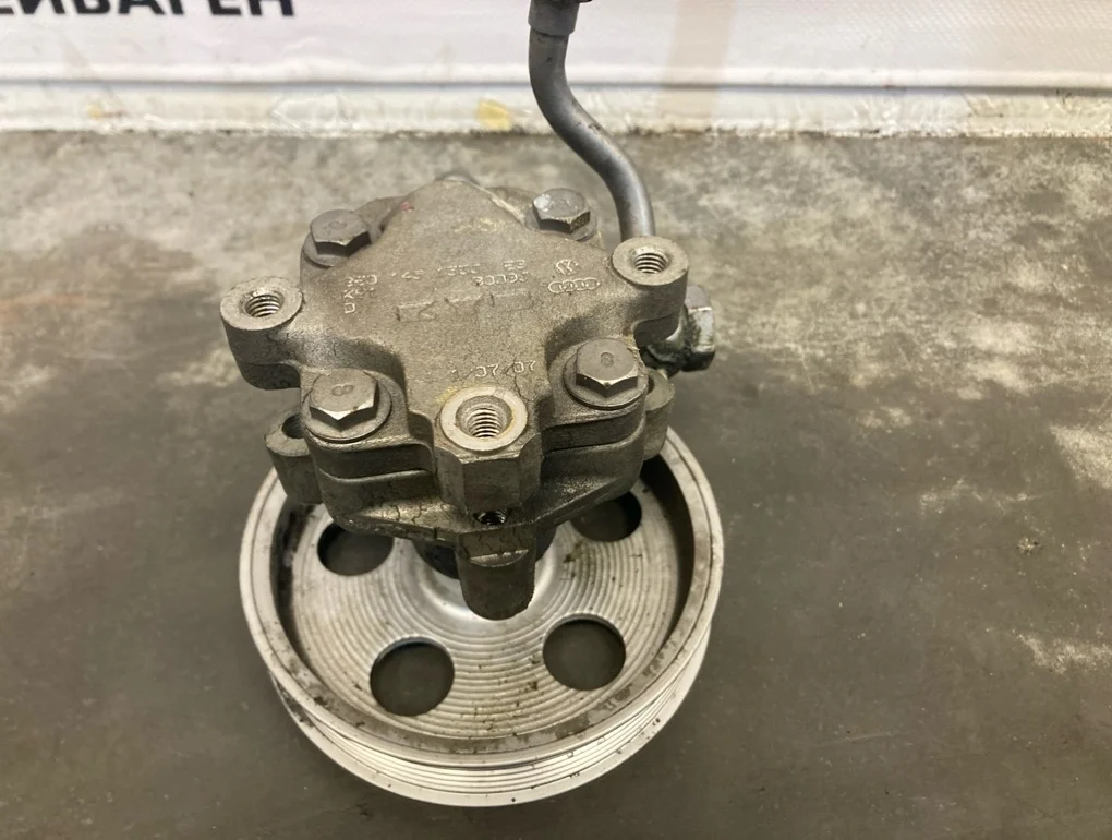 Насос гидроусилителя руля Audi A4 2007 B7